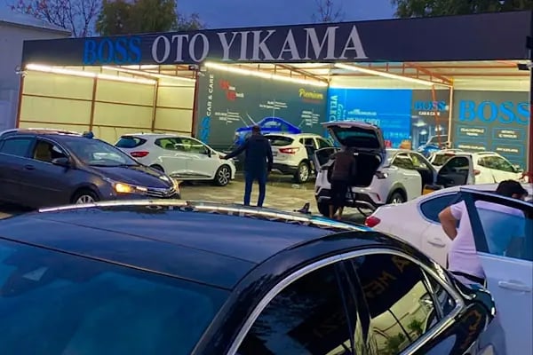 BOSS OTO YIKAMA MALL OF ANTALYA DEEPO OUTLET CENTER - Resim 1