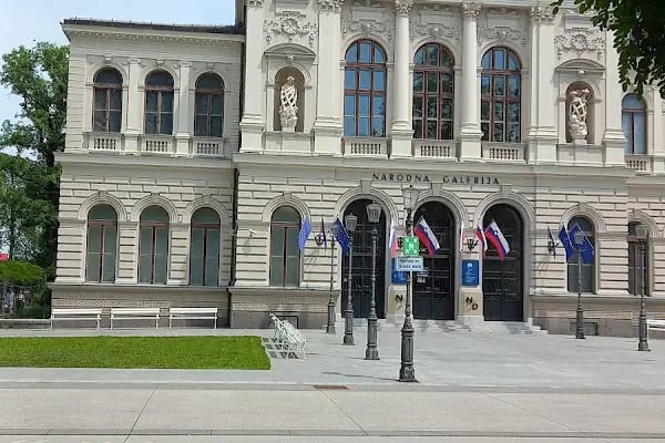 Slovenya Büyükelçiliği - Resim 1