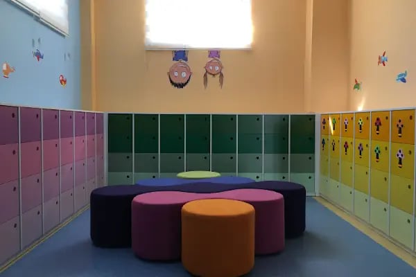 VERA KOLEJİ ORTAOKULU &amp; VERA KOLEJİ ERKEK ANADOLU LİSESİ &amp; VERA KOLEJİ ERKEK FEN LİSESİ - Resim 12