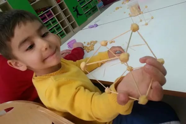 VERA KOLEJİ ORTAOKULU &amp; VERA KOLEJİ ERKEK ANADOLU LİSESİ &amp; VERA KOLEJİ ERKEK FEN LİSESİ - Resim 16