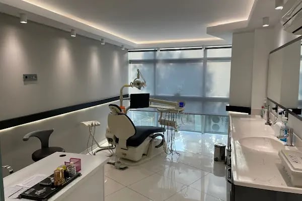 Yeşil Beyaz Klinik 16 Ağız ve Diş Sağlığı Polikliniği - Resim 2