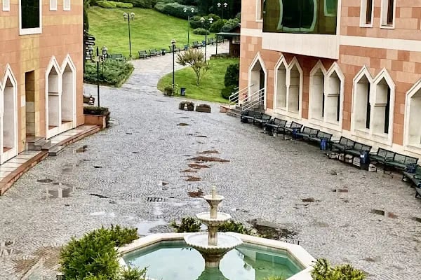Yeditepe Üniversitesi - Resim 3