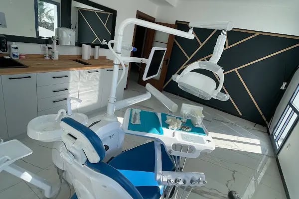 Focus Dental Clinic | Implant &amp; Smile Design Center | İmplant &amp; Gülüş Tasarımı Merkezi - Resim 2