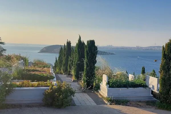 Burgazada Mezarlığı - Resim 5