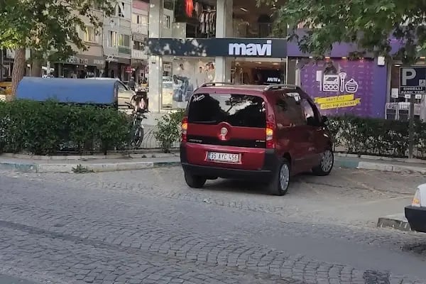Mavi - Bergama Cadde - Resim 6