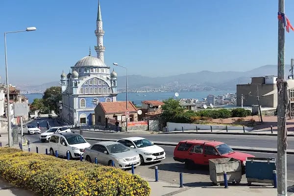 Konak Belediyesi Selahattin Akçiçek Kültür Merkezi - Resim 3