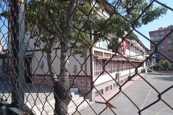Şehit Hüseyin Gültekin Bilim ve Sanat Merkezi - Resim 4