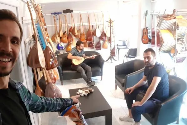 YÖRÜK MÜZİK ALETLERİ EĞİTİM VE SATIŞI - Resim 7