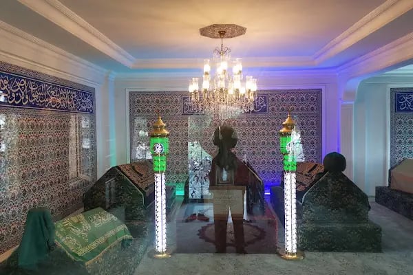 Velibaba Merkez Camii ve Türbesi - Resim 4
