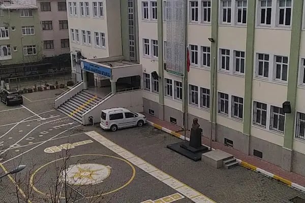 Yeşilbağ Adnan Ötügen Ortaokulu - Resim 1