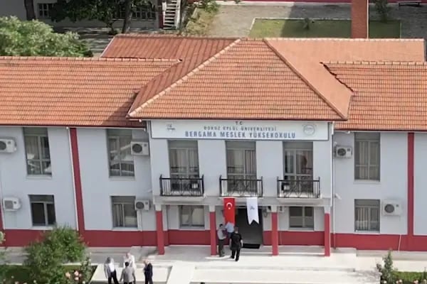 Dokuz Eylül Üniversitesi Bergama Meslek Yüksekokulu - Resim 3