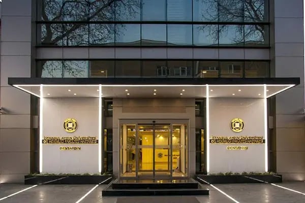 İstanbul Aydın Üniversitesi Diş Hekimliği Fakültesi Hastanesi Dentaydın - Resim 2
