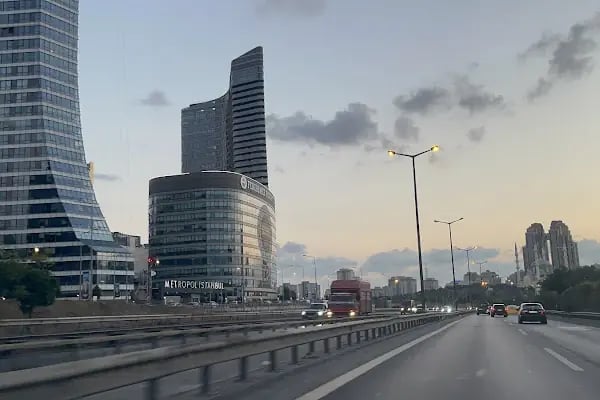 Fenerbahçe Üniversitesi - Resim 2