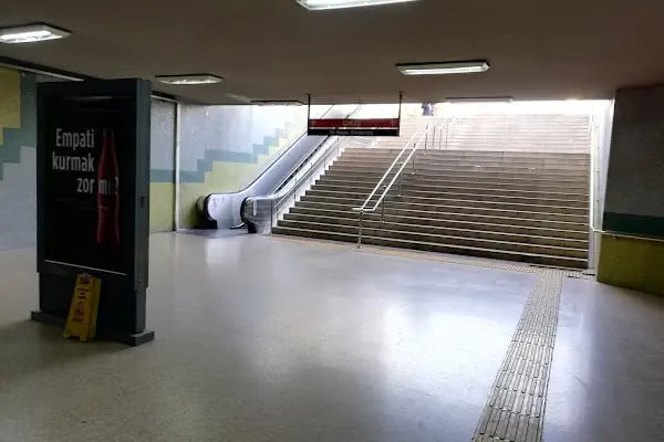 Ulus Metro Durağı - Resim 3