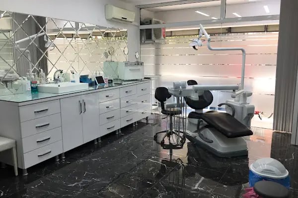 DT. Yunus Emre BALABAN Diş Hekimi Kliniği - Resim 2