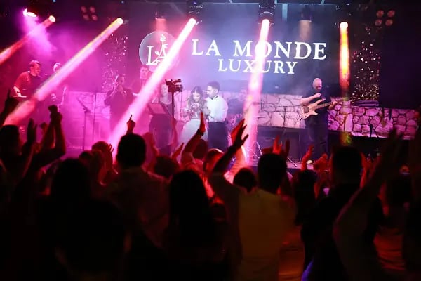La Monde Luxury - Resim 19