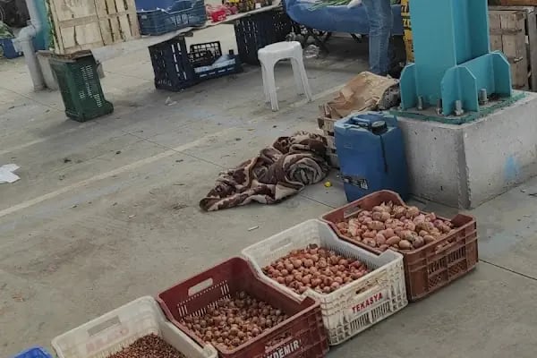 Akşehir Belediyesi Kapalı Yarenler Pazar Yeri - Resim 5