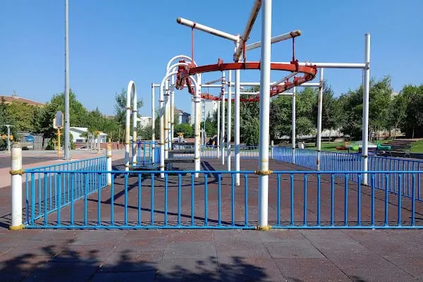 Esat Gülemek Parkı - Resim 2
