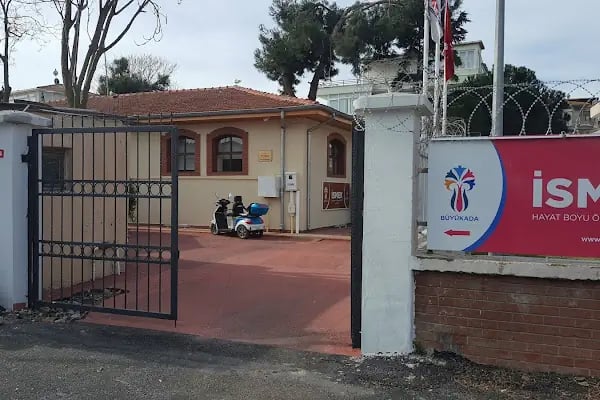Enstitü İstanbul İSMEK, Adalar Büyükada Eğitim Merkezi - Resim 1