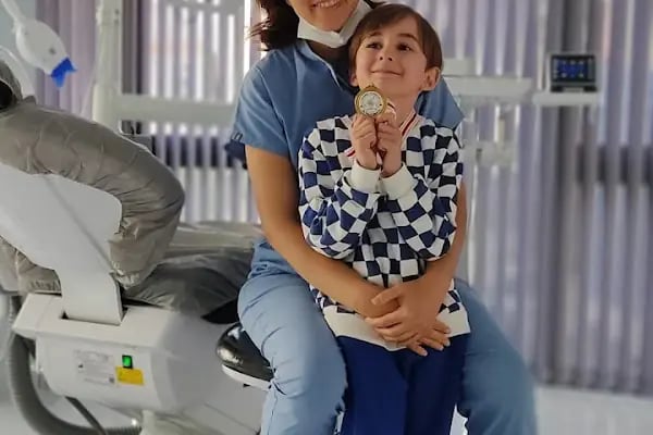 Diş Hekimi ALEV SALMAN SEREL - Resim 3