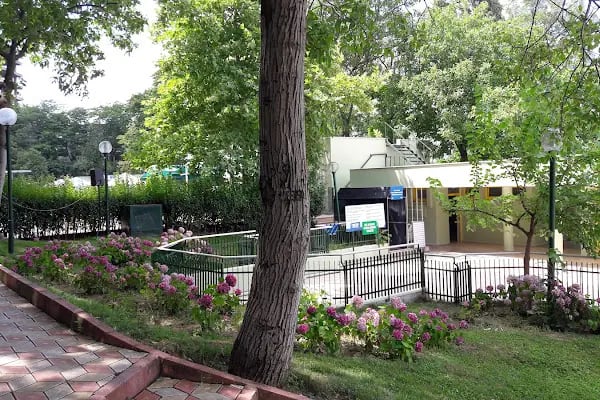 Havuzlu Park - Resim 5