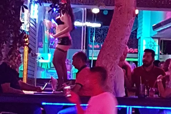 Shakers Dance Bar - Resim 16