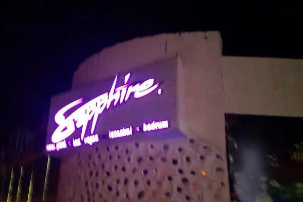 Shakers Dance Bar - Resim 19