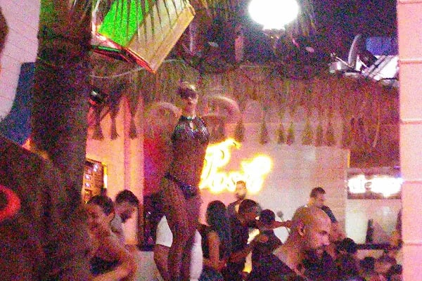 Shakers Dance Bar - Resim 15
