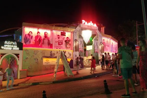 Shakers Dance Bar - Resim 4