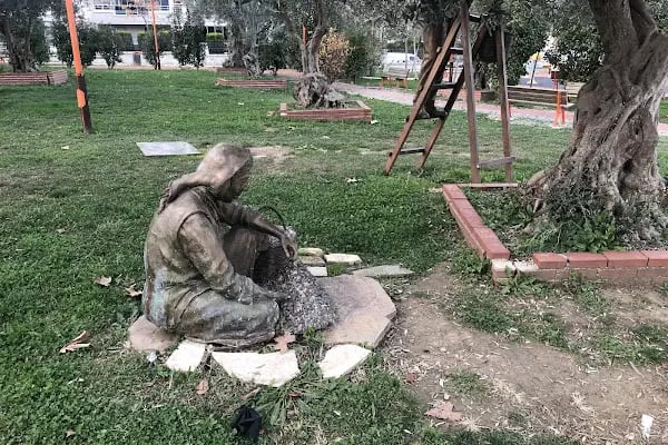Gazi Umur Bey Parkı - Resim 8