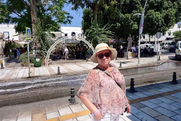 BULDAN'S Bodrum Magazasi - Resim 7