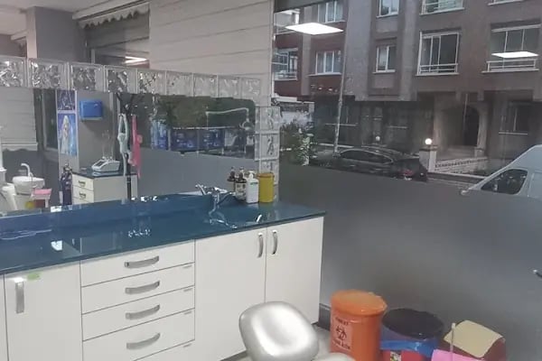 Aydınlıkevler Diş Polikliniği - Resim 8