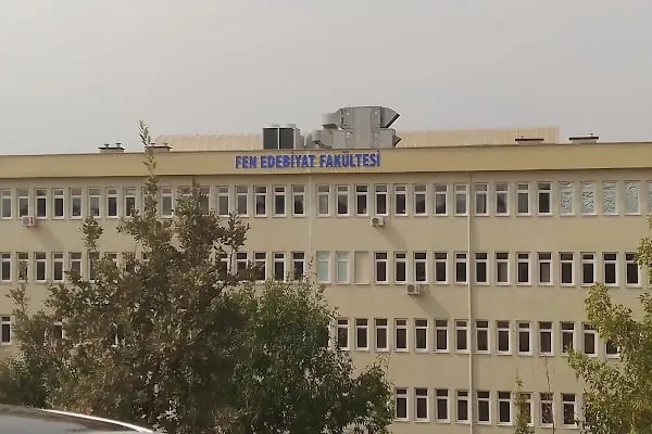 MCBÜ, Fen Edebiyat Fakültesi, İnsan ve Toplum Bilimleri Fakültesi - Resim 13