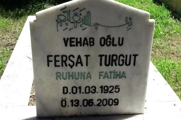 Emirdağ Mezarlığı - Resim 8