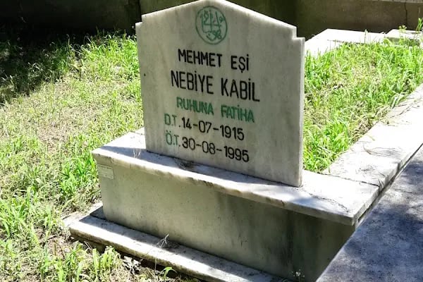Emirdağ Mezarlığı - Resim 11
