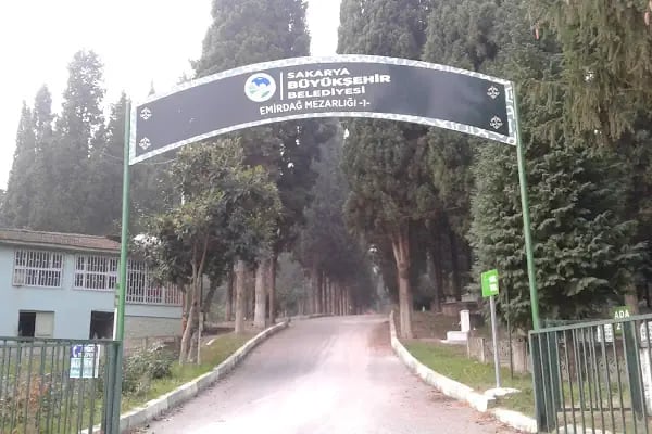 Emirdağ Mezarlığı - Resim 9