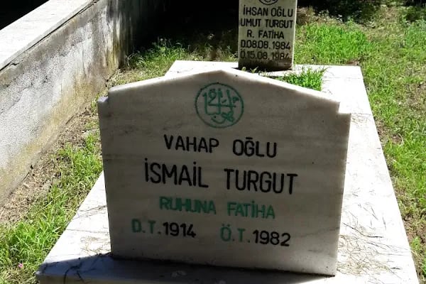 Emirdağ Mezarlığı - Resim 2