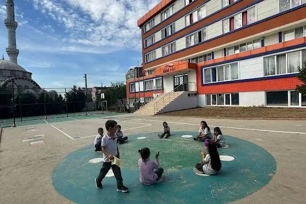 İsabet Okulları Çayırova Güneş Kampüsü - Resim 4