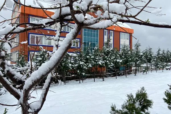 İsabet Okulları Çayırova Güneş Kampüsü - Resim 6