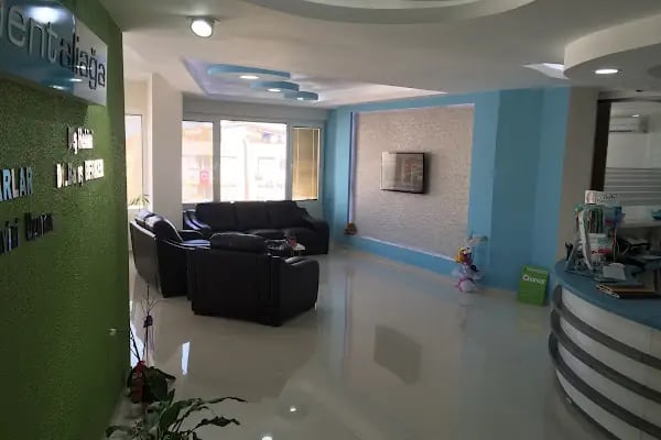 Diş Hekimi Barış Berker DentALİAĞA Diş Kliniği - Resim 1