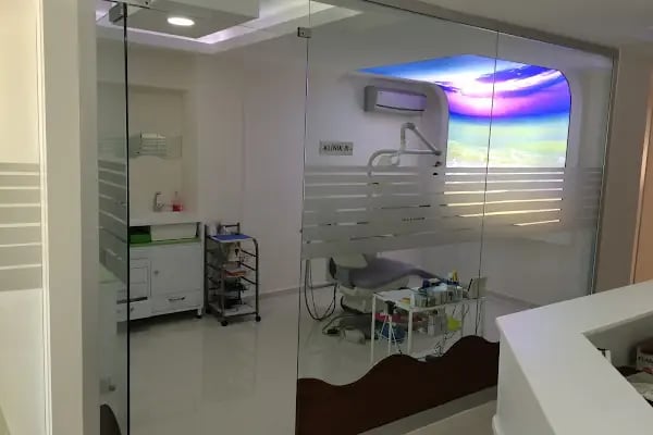 Diş Hekimi Barış Berker DentALİAĞA Diş Kliniği - Resim 7