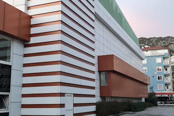Alanya Olimpik Yüzme Havuzu - Resim 18