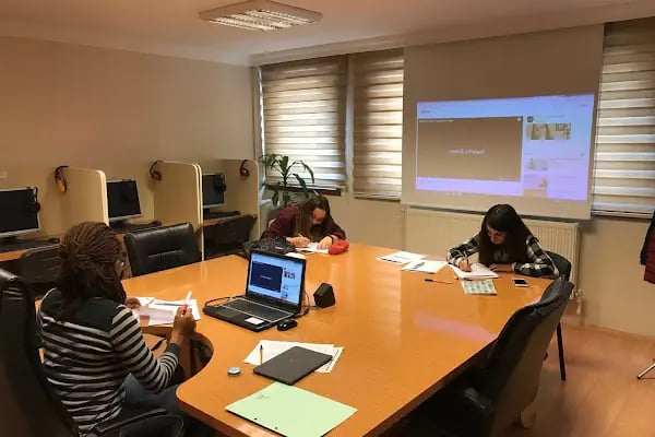 Candelas International Özel İngilizce Kursları - Resim 4