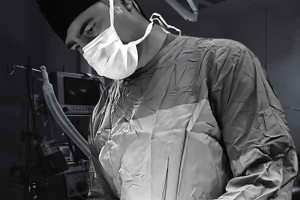 Dr.Adem Özden - Labiaplasty | Vaginoplasty | Laser Vaginal Rejuvenation | Hymenoplasty | O-Shot | Genital Aesthetics - Resim 6