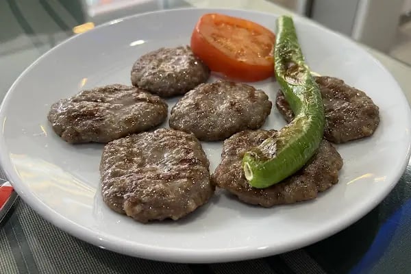 Burhan Usta Köfte Balık - Resim 7