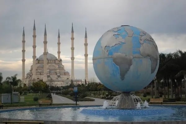 Sabancı Merkez Camii - Resim 7