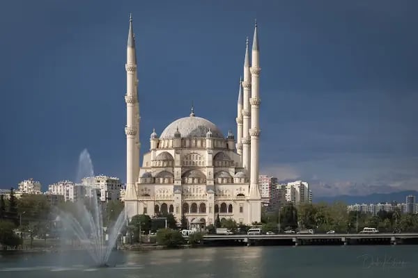 Sabancı Merkez Camii - Resim 1