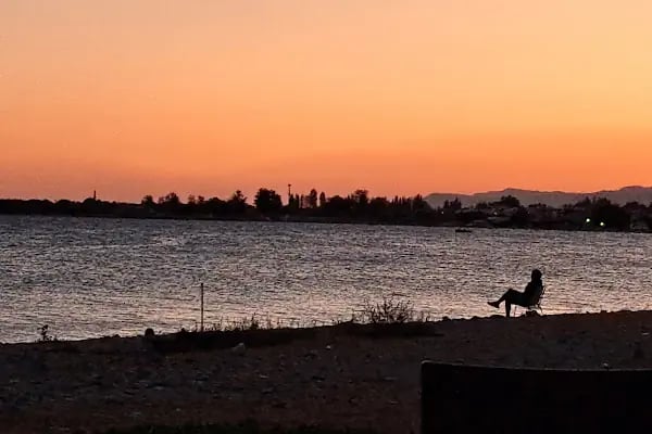 İmbat Sahil Sitesi Halk Plaji - Resim 16