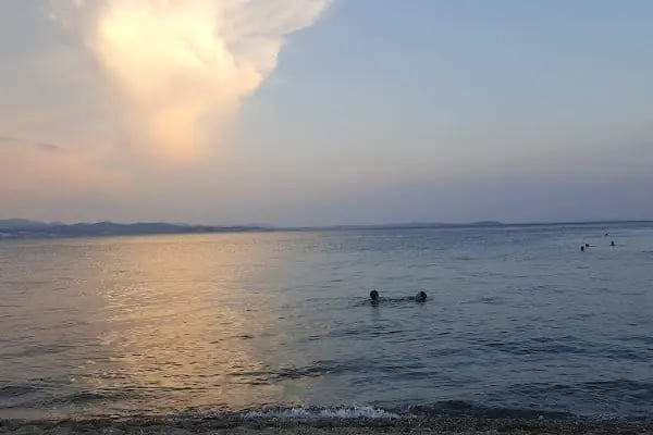 İmbat Sahil Sitesi Halk Plaji - Resim 13