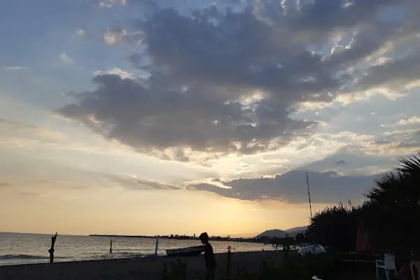 İmbat Sahil Sitesi Halk Plaji - Resim 10